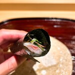 銀座 稲葉 - 鰯の手巻き２