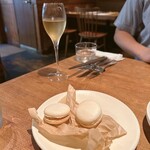 umbilical - お通しのマカロン