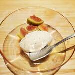 鮨一正 - 自家製ほうじ茶アイス、イチジクのラム酒漬