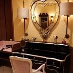 ハローキティ カフェレストラン - トイレのドレッサー