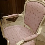 ハローキティ カフェレストラン - ドレッサーの椅子