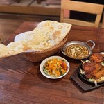 ヘブン - 料理写真:タンドリーセット　1,879円　マトンマサラカレー、ナン、タンドリーチキン、チキンティッカ、マライティッカ、シークカバブ