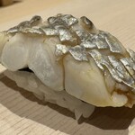 鮨 にし岡 - 太刀魚（神奈川・走水）　間に海苔　◎