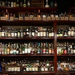 Bar 眞 - カウンター背面