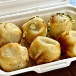 YUNYUN - 焼小籠包