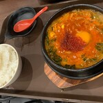 コリアンダイニング 李朝園 - チュー辛ユッケジャンラーメンのライスセット(大)
      1180円(税込)