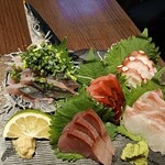 駒八 - 刺身４点盛りにサンマをプラス