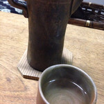 独酌　三四郎 - 金属の水差しを模した陶器のお銚子