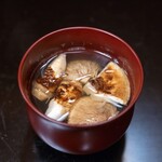よし町 - 2025.9 バカマツタケの小吸い物（吸い地はメジ節と昆布）