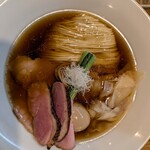 RAMEN MATSUI - 特製ですと、肉ワンタン２個が入ってます。