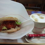 モスバーガー - エビカツフォカッチャとホットのカフェラテ