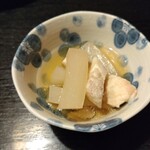 さぶろー - お通し（お魚と大根のあっさり煮）