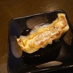 麺家ぶらっくぴっぐ - 餃子5個300円