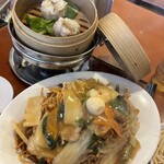 すけろく - 料理写真:バリバリかた焼きそば＋焼売のランチセット