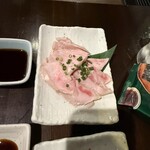 炭火焼肉 肉刺し にく式 - 