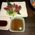 炭火焼肉 肉刺し にく式 - 