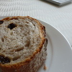 ラ・ヴェルデュール - レーズンと胡桃。かなり美味い。