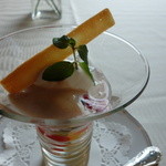 ラ・ヴェルデュール - 水羊羹がベース、かなり凝ったデザート。