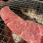 炭火焼肉 ホルモン にく式 - サッと焼いて