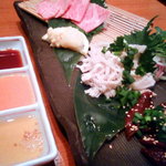 Yakiniku Motsunabe Gozouroppu - 刺身盛