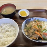 美福食堂 - 料理写真:かしわ炒め定食
900円