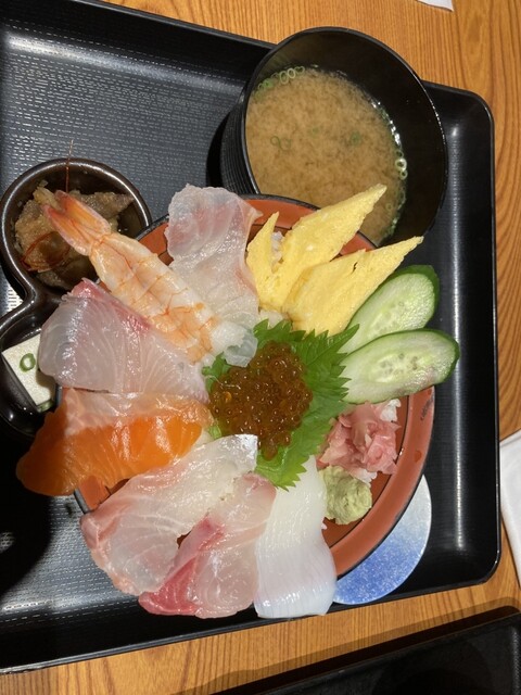 Sandaime Amimoto Uosen Suisan Izumiotsu Ten