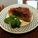 ア・ヴォートル・サンテ・エンドー - アップ画像。ミントの下にホイップクリームがあります。バランス○