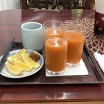 ヒポクラティック サナトリウム - にんじんりんごジュース　レモン　梅干し