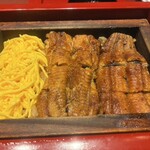 うなぎ仁 - せいろ蒸し（上）　近景