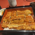 うなぎ仁 - うな重（特上・６切）　近景