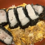 黒豚トンカツ さつまや とんとん - 黒とんロースかつの断面