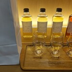 サントリー山崎蒸溜所 - 左からノンビンテージ、１２年、１８年のセット　1600円