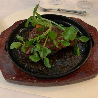 Restaurant Bordeaux - Aussie Tenderloin Lunch Course, JPY 3,520 (Includes rice, salad, soup, dessert, and coffee)