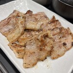松屋 - 料理写真:✅厚切り豚カルビ焼肉定食¥790❗️
　※サラダ、ネギおろし、味噌汁付
　※ご飯は特盛迄無料
　※キャッシュレス決済可能