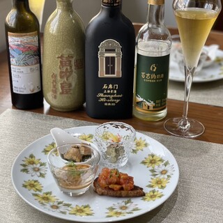 希少な紹興酒や岩手の地酒など多彩なドリンクをラインナップ