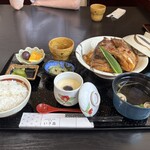 旬処 いさ路 - 鯛のあら煮定食