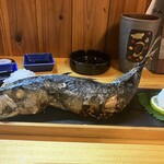 肴や 八一十 - 真鯖の塩焼き