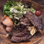 東京ブッチャーズ with OKACHI Beer Lab - チキンものって、ライス別でスープ付き