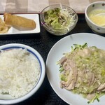 中国料理 華澄 - 本日の日替り［蒸し鶏のネギソーかけ定食］