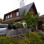 リリエンベルグ - 予約のお品は三角屋根の店舗で