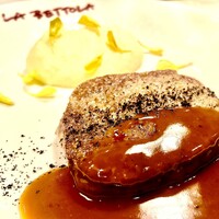 国産　牛フィレ肉のソテー　トリュフ風味のソース(+¥1100)
