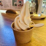 ミンタル  - 牛乳山ソフトクリーム440円