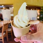 ミンタル  - 牛乳山ソフトクリーム440円