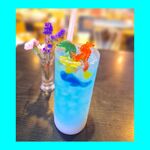 ブルーラグーン レストラン - ブルーラグーンカルピスソーダ　海の友達グミを泳がせて遊んでね