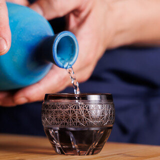 その時ならではの季節限定酒や話題の銘柄も揃う多彩な日本酒