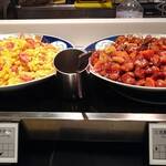 スカイグリルブッフェ武藏 - 三元豚黒酢酢豚、トマト卵炒め