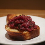 フィエルテ - 馬肉のタルタルステーキ オンザ自家製ブリオッシュ