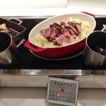 スカイグリルブッフェ武藏 - 豚ロース、ラムのグリル、ソーセージ