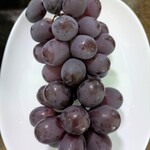 八百屋コウタ - 「クイーンルージュTM」って、色、濃いんですね〜✨甘くて、スーパー美味しい✨