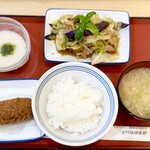 郡山桑野食堂 - 料理写真:肉野菜味噌炒め  とろろ  カニコロ  ご飯(小)  味噌汁